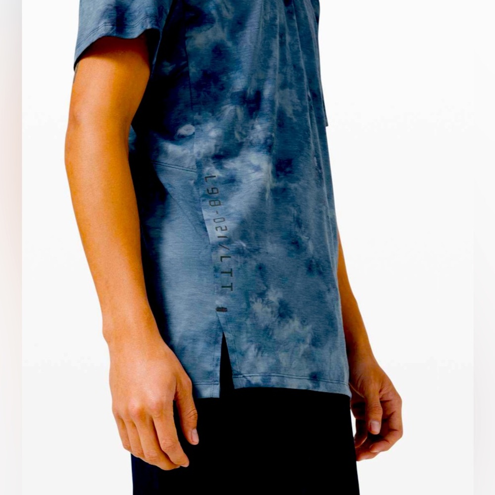 Lululemon Always Agile Short Sleeve
Diamond Dye True Navy Chambray - Picture 3 of 10